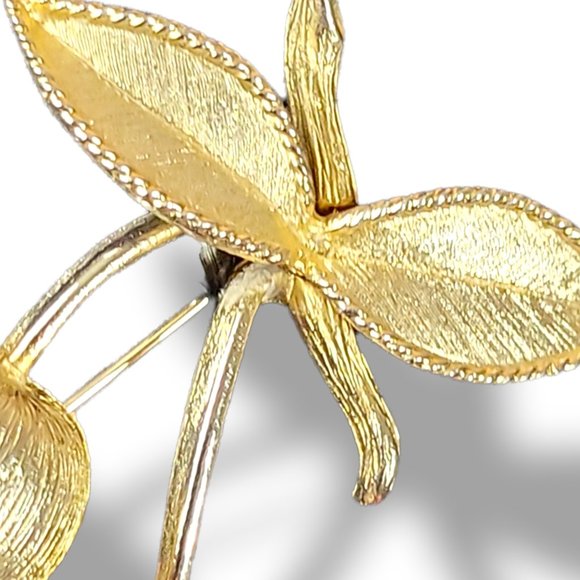 Vintage Brooch Signed Sarah Coventry Gold Tone Cherries - Picture 5 of 8